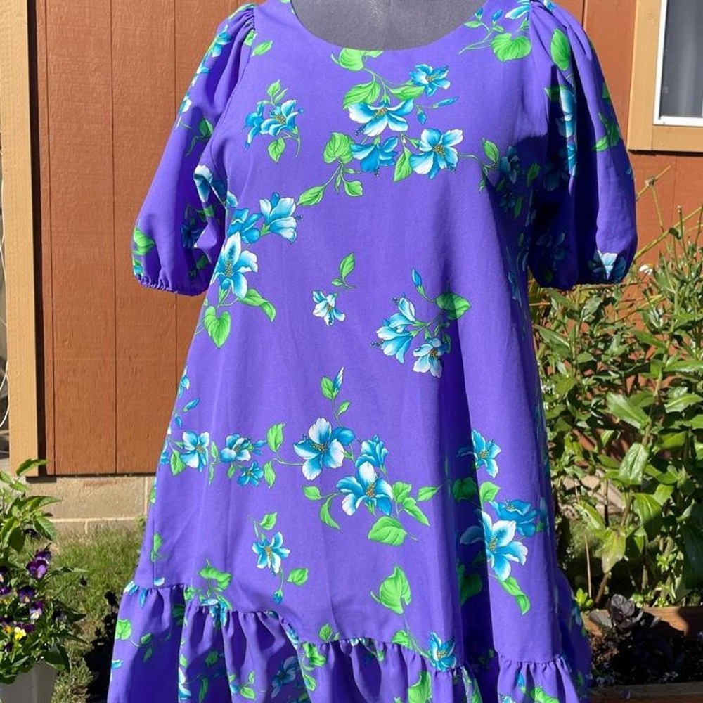 Hilo Hattie Vintage Hawaiian Muumuu Dress Purple Floral Made In USA Womens Small